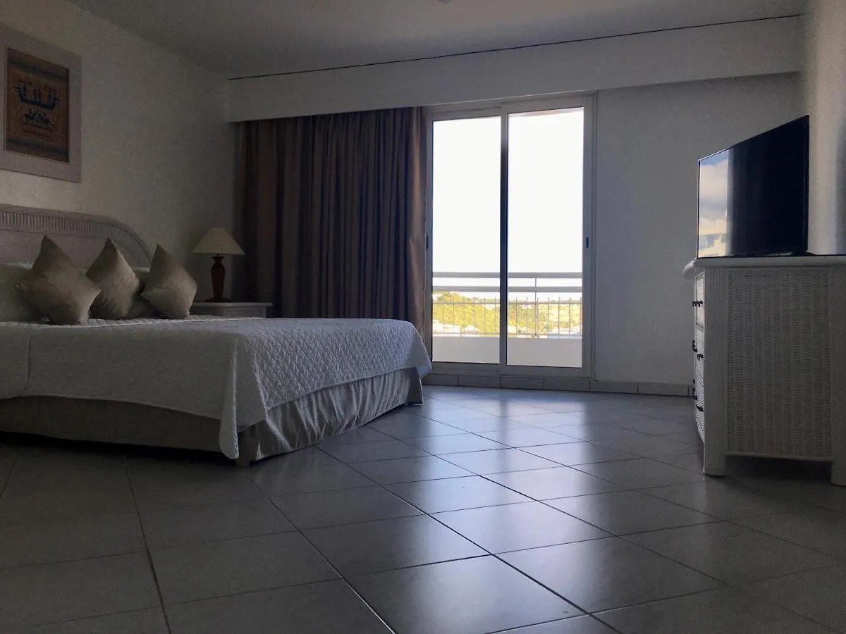 Sapphire Beach Club Resort Cupecoy  Cupecoy (Sint Maarten)