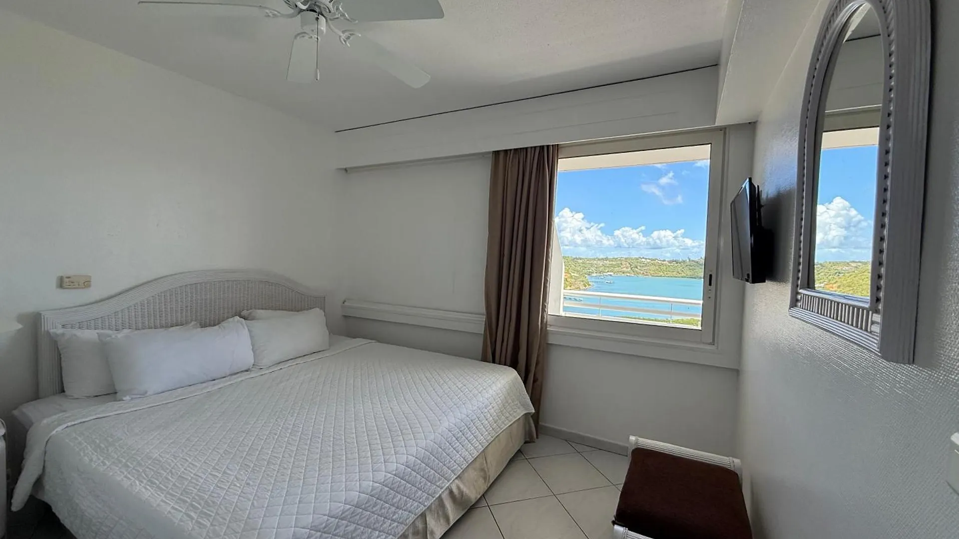 ***  Sapphire Beach Club Resort Cupecoy  Sint Maarten