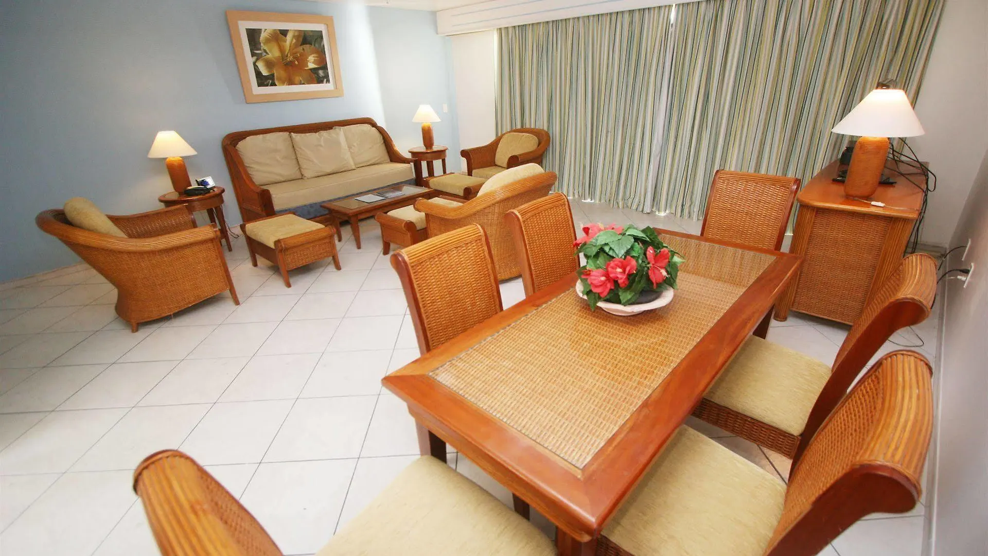 Sapphire Beach Club Resort Cupecoy