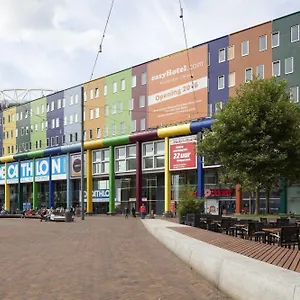Easyhotel Arena Boulevard 2*, Ámsterdam Países Bajos