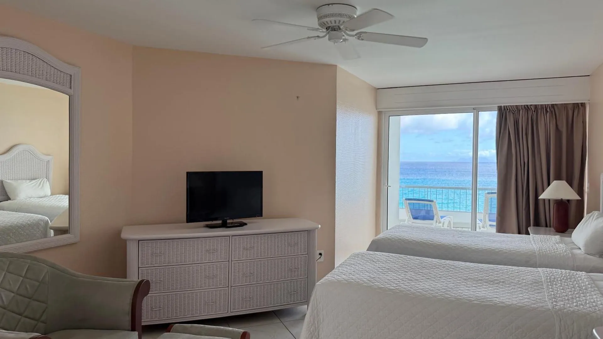 Sapphire Beach Club Resort Cupecoy