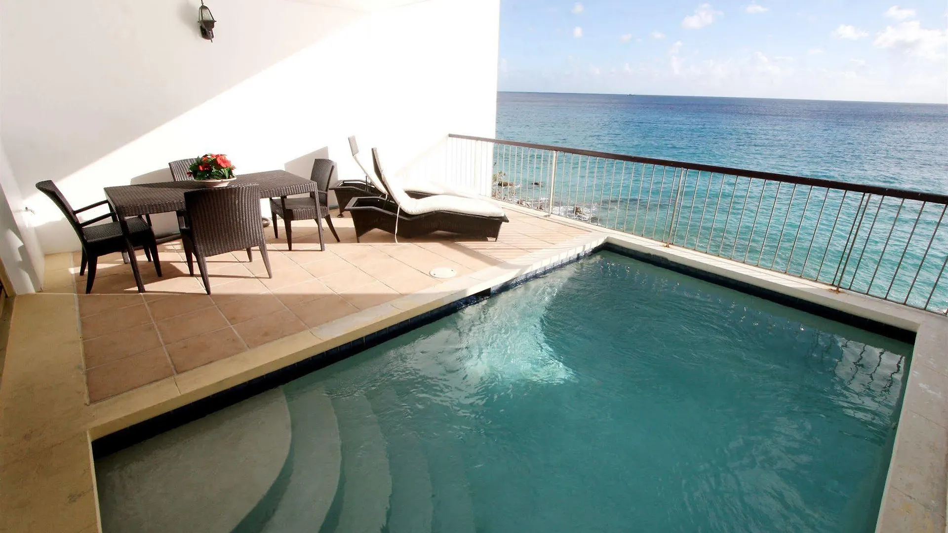 Sapphire Beach Club Resort Cupecoy