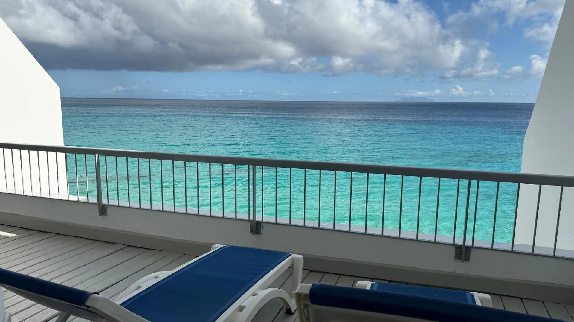 Sapphire Beach Club Resort Cupecoy